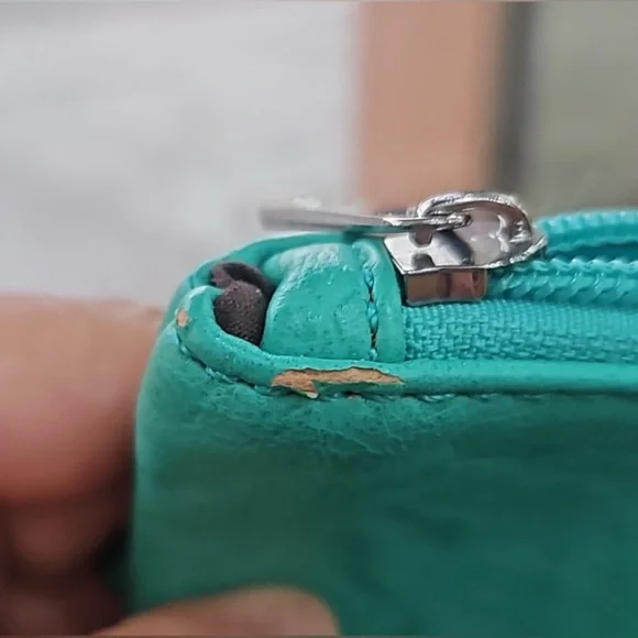 MELLOW WORLD Teal 3D Rose Wristlet, EUC - Picture 8 of 9